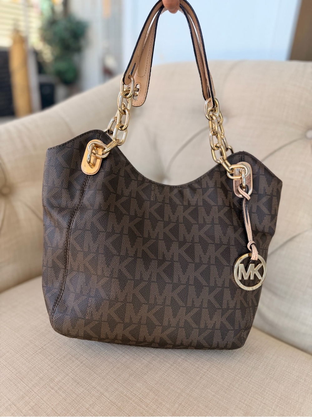 Michael Kors Lilly Chain Monogram Shoulder Bag